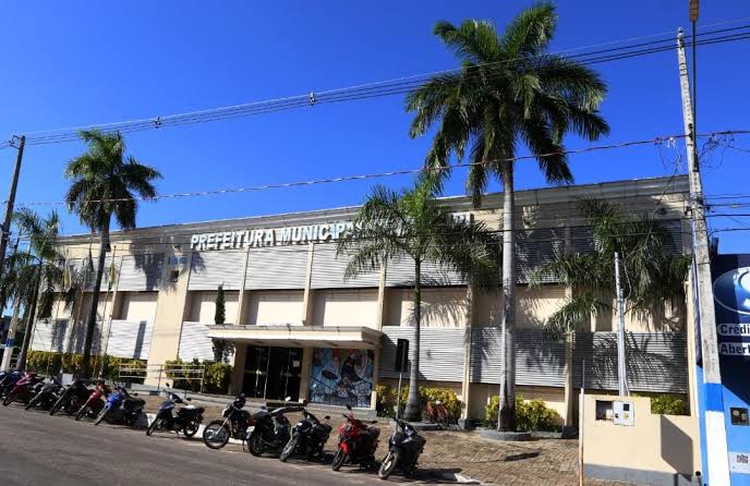 A Prefeitura de Gurupi decretou ponto facultativo nas repartições públicas municipais nesta segunda-feira (20). Assim, os servidores terão quatro dias de folga.